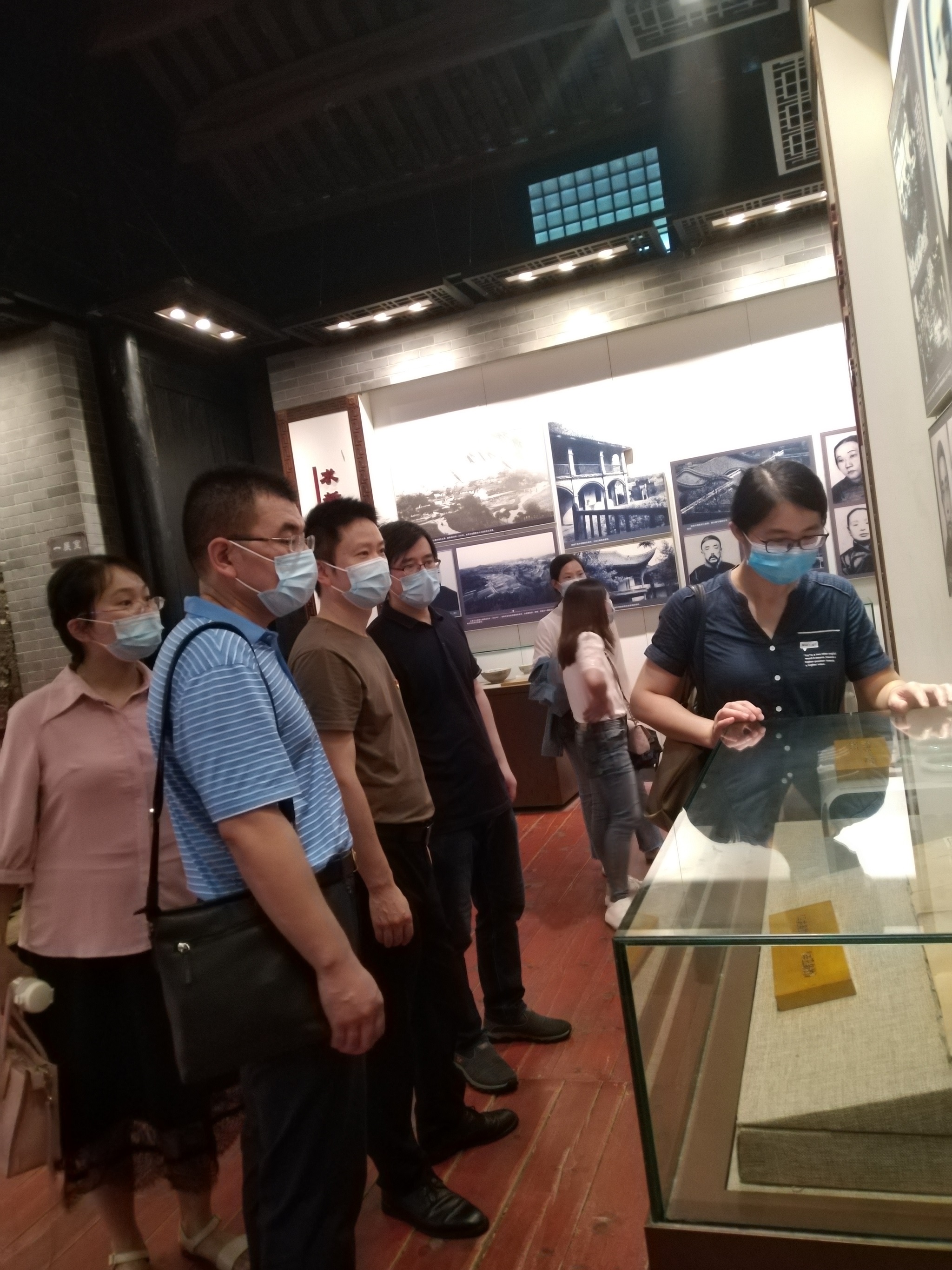 参观杨闇公故居.jpg